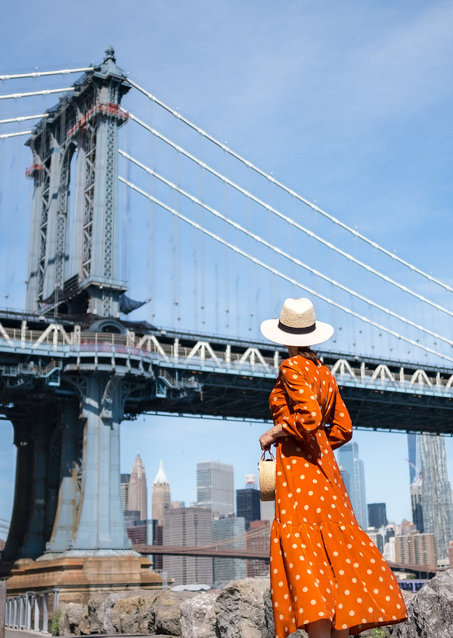 files/beautiful-woman-at-the-manhattan-bridge-2024-09-12-17-29-52-utc.jpg